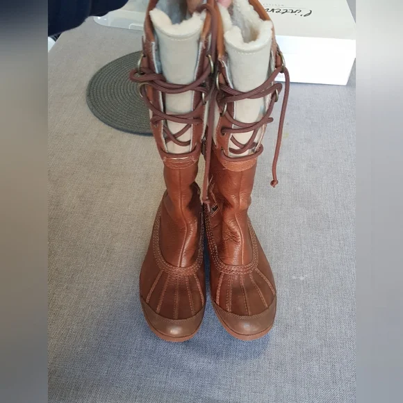 UGG waterproof shearling lined boots - Picture 2 of 14